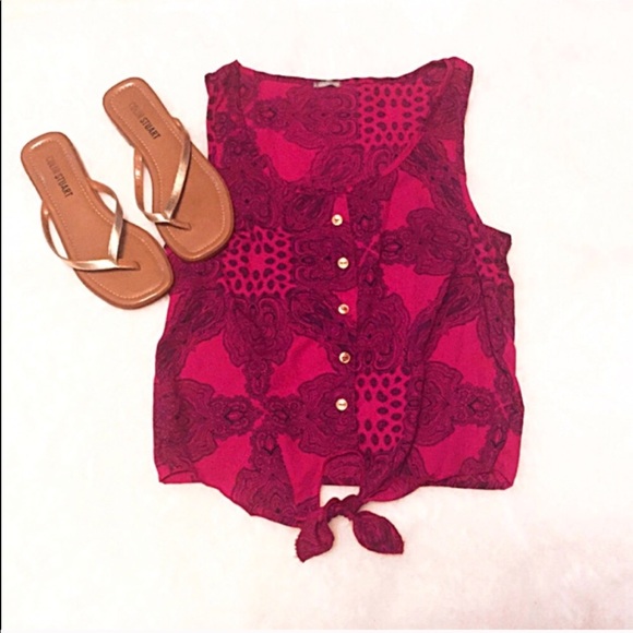 Charlotte Russe Tops - 🔷BOGO🔷🆕 Paisley cropped tie front tank top xs
